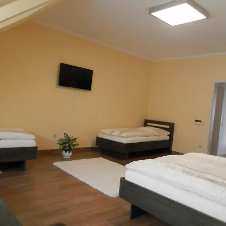 לינה וארוחת בוקר Nagyret Panzio אגר